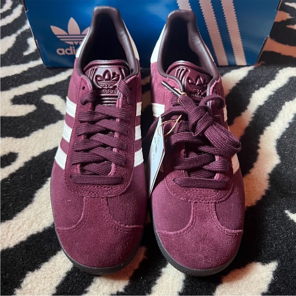 NWT Adidas Gazelle Sneakers Maroon Size Men 5.5/Women 6.5 - Picture 10 of 15